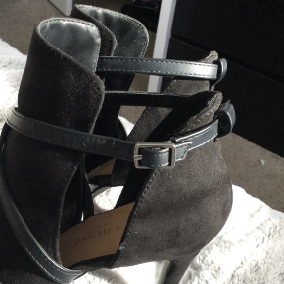 Black faux suede heels size 8 - Picture 5 of 8